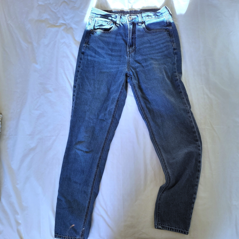American Eagle Size 2 Blue Denim Mom Jeans - Picture 2 of 6